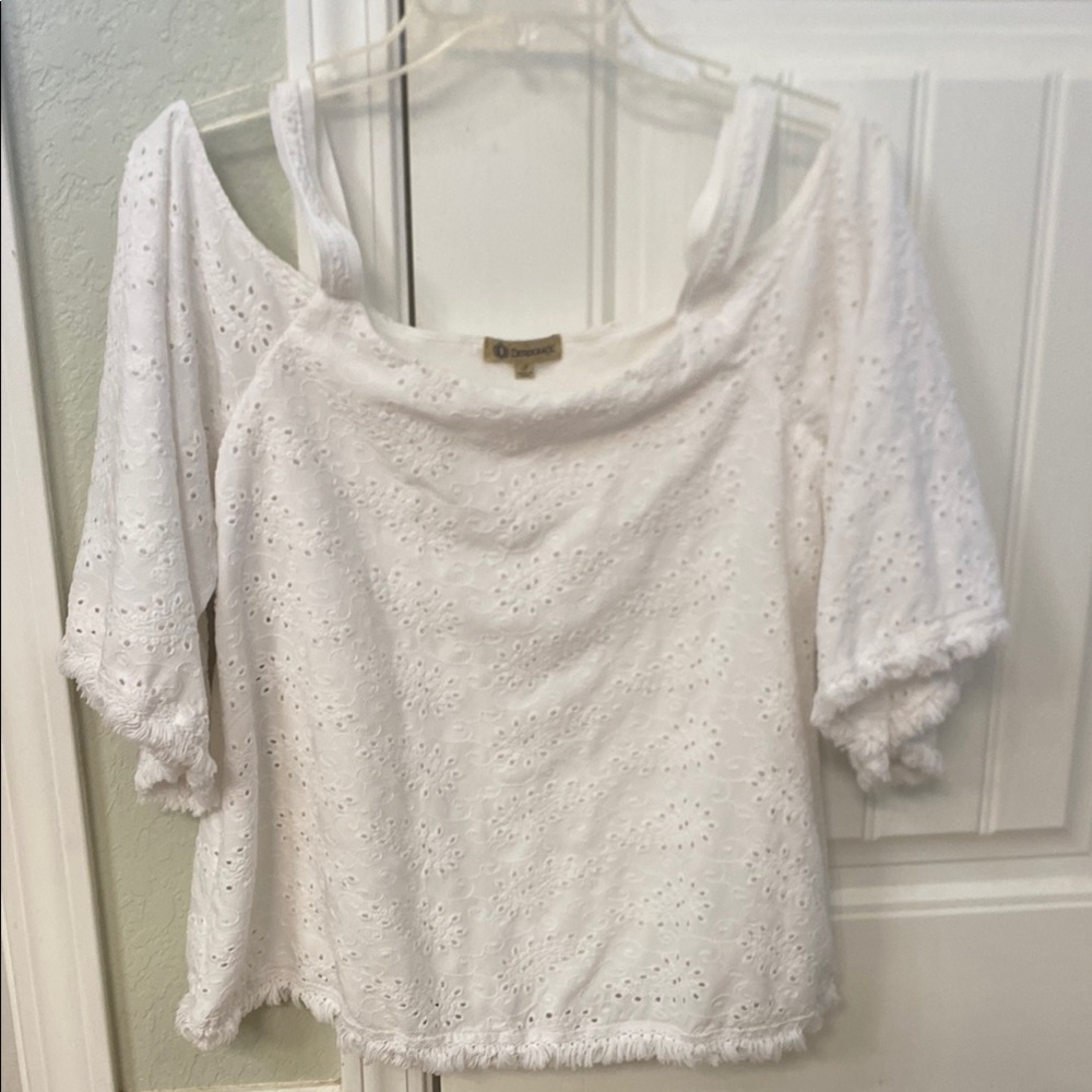 Democracy White Eyelet 3/4 Sleeve Blouse w/ Open Shoulders